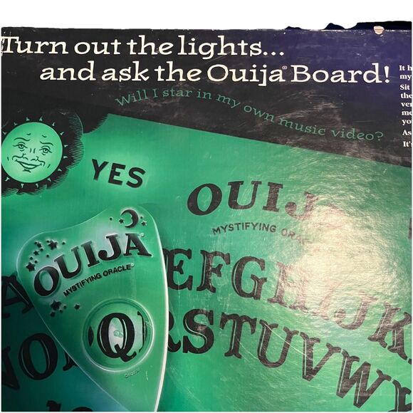 Ouija Board Glow in the Dark Parker Brothers 1998 Mystifying Oracle USA Made - Picture 9 of 16